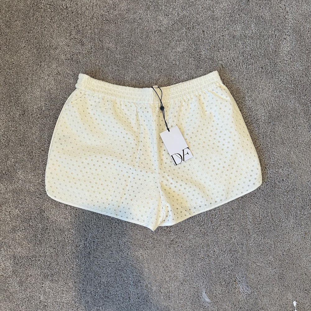 DVF White Eyelet Mid Rise Shorts Size 2